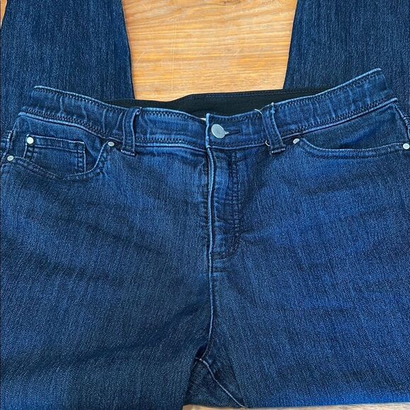 Chico's Fab Slimming Size 10 Ankle & Cropped EUC - Picture 3 of 11